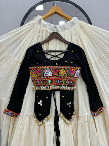 Noir Rangoli Choli